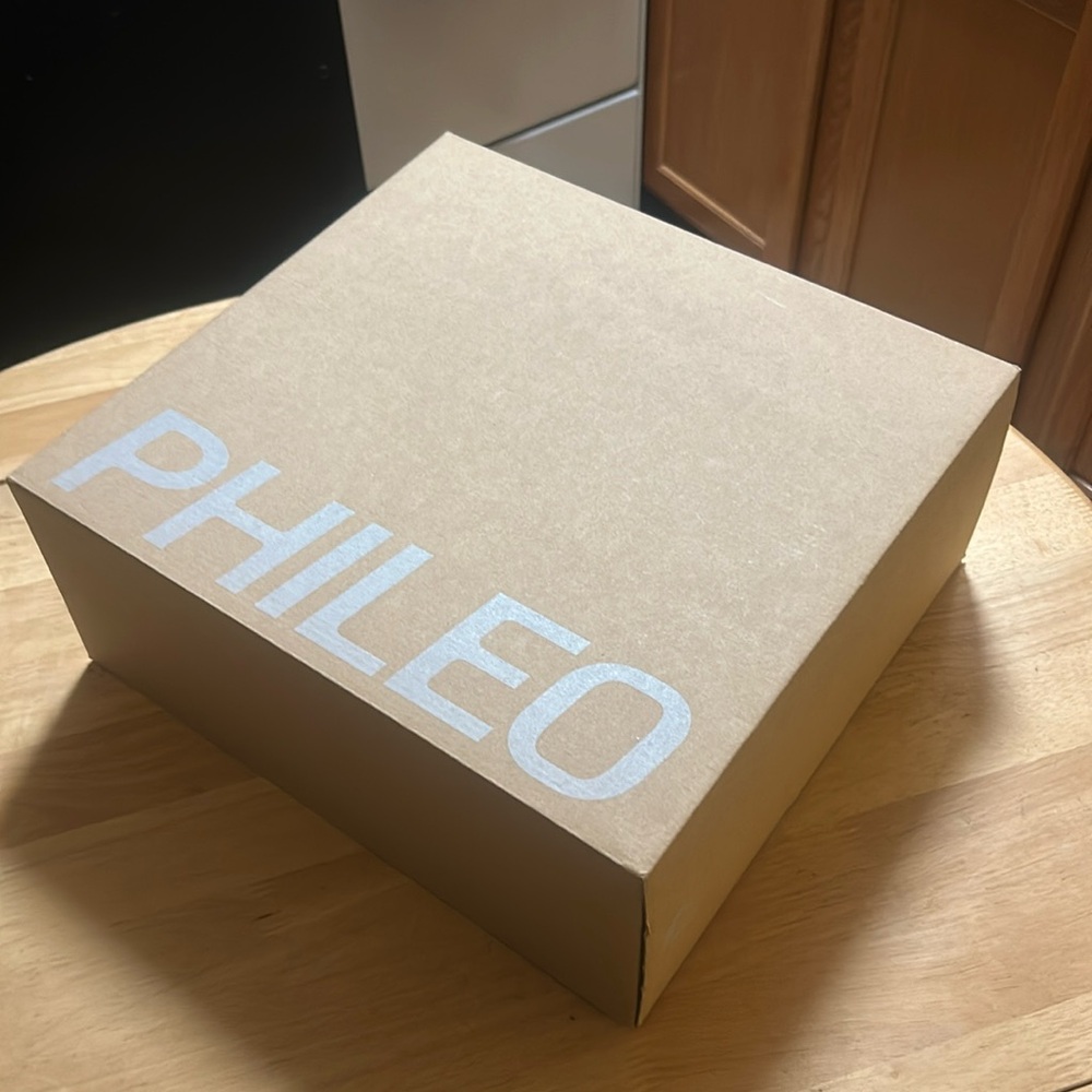 Phileo shoe box